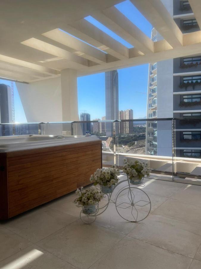 Апартаменты Sunset Waves Benidorm Julieta Vistas Al Mar Premium 200 Mt2 Con Jacuzzi En Terraza Экстерьер фото